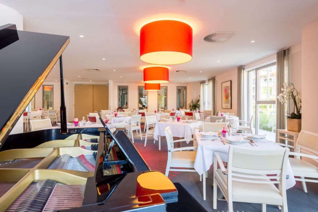 Maison de repos azalees evere salle a manger